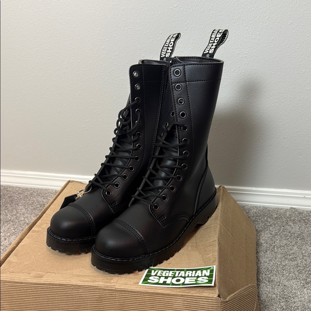 Vegetarian Shoes Black Steel Toed Combat Boots EU 43 US 10